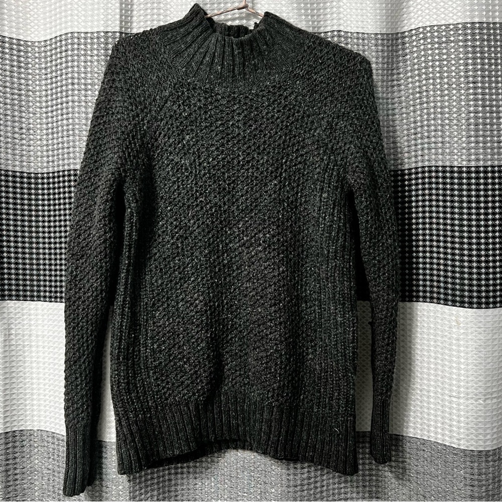 American Eagle Outfitters sweater